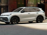 Auto Volkswagen Tiguan 1.5 etsi r-line plus 150cv dsg nuova in vendita presso concessionaria Fratelli Giacomel a 54.400 € - foto numero 4