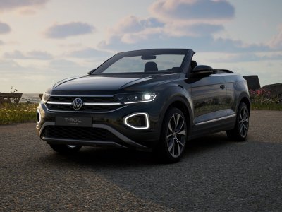 Auto Volkswagen T-Roc cabriolet 1.5 tsi style dsg nuova in vendita presso concessionaria Fratelli Giacomel a 47.000 &euro; - foto numero 1