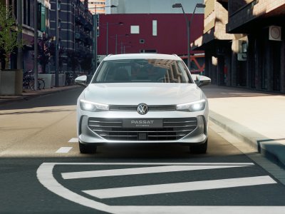 Auto Volkswagen Passat 1.5 tsi ehybrid business 204cv dsg nuova in vendita presso concessionaria Fratelli Giacomel a 57.400 € - foto numero 2