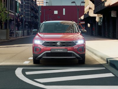 Auto Volkswagen T-Roc 2.0 tdi sport 150cv dsg nuova in vendita presso concessionaria Fratelli Giacomel a 40.100 € - foto numero 2