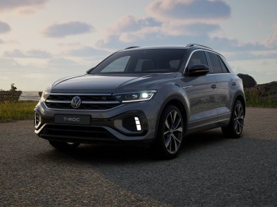 Auto Volkswagen T-Roc 2.0 tdi r-line plus 150cv dsg nuova in vendita presso concessionaria Fratelli Giacomel a 43.500 &euro; - foto numero 1