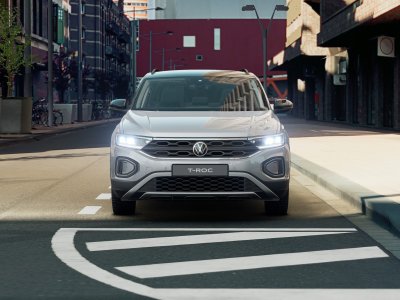 Auto Volkswagen T-Roc 1.0 tsi edition plus 115cv nuova in vendita presso concessionaria Fratelli Giacomel a 32.200 € - foto numero 2