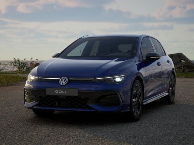 Auto Volkswagen Golf 2.0 tdi r-line plus 150cv dsg nuova in vendita presso concessionaria Fratelli Giacomel a 42.900 € - foto numero 1