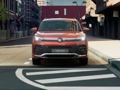 Auto Volkswagen Tiguan 1.5 etsi evo r-line 150cv dsg nuova in vendita presso concessionaria Fratelli Giacomel a 49.800 € - foto numero 2