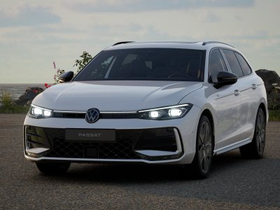 Auto Volkswagen Passat 2.0 tdi scr r-line plus 150cv dsg nuova in vendita presso concessionaria Fratelli Giacomel a 57.900 € - foto numero 1