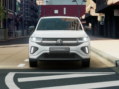 Auto Volkswagen T-Cross 1.0 tsi r-line plus 115cv nuova in vendita presso concessionaria Fratelli Giacomel a 30.000 € - foto numero 2