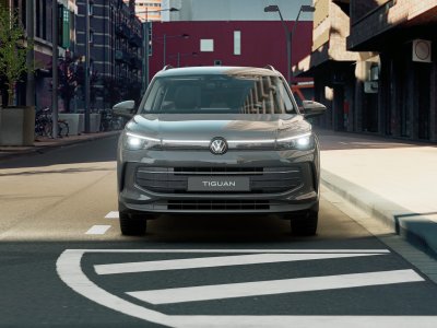 Auto Volkswagen Tiguan 2.0 tdi edition plus 150cv dsg nuova in vendita presso concessionaria Fratelli Giacomel a 45.200 € - foto numero 2