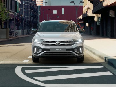 Auto Volkswagen T-Roc 1.5 tsi r-line plus nuova in vendita presso concessionaria Fratelli Giacomel a 36.400 € - foto numero 2