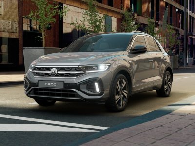 Auto Volkswagen T-Roc 1.0 tsi r-line plus 115cv nuova in vendita presso concessionaria Fratelli Giacomel a 33.400 € - foto numero 1