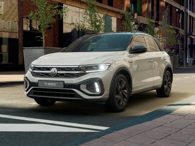 Auto Volkswagen T-Roc 1.0 tsi r-line plus 115cv nuova in vendita presso concessionaria Fratelli Giacomel a 33.400 € - foto numero 1