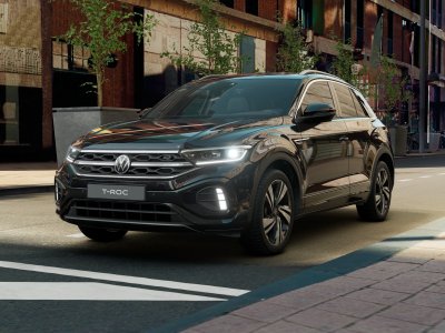 Auto Volkswagen T-Roc 2.0 tdi r-line plus 150cv dsg nuova in vendita presso concessionaria Fratelli Giacomel a 42.900 € - foto numero 1