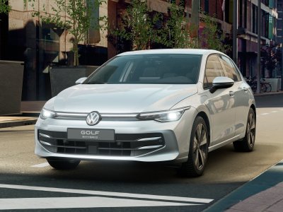 Auto Volkswagen Golf 1.5 tsi ehybrid edition plus 204cv dsg nuova in vendita presso concessionaria Fratelli Giacomel a 45.000 € - foto numero 1