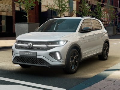 Auto Volkswagen T-Cross 1.0 tsi r-line plus 115cv dsg nuova in vendita presso concessionaria Fratelli Giacomel a 31.900 € - foto numero 1