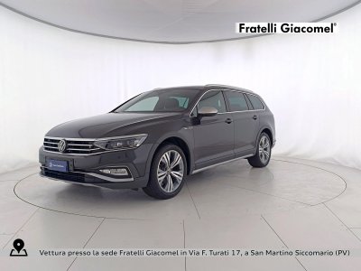 Auto Volkswagen Passat alltrack 2.0 tdi 4motion 200cv dsg usata in vendita presso concessionaria Fratelli Giacomel a 33.400 &euro; - foto numero 1