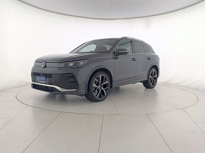 Auto Volkswagen Tiguan 2.0 tdi r-line 150cv dsg usata in vendita presso concessionaria Fratelli Giacomel a 38.900 &euro; - foto numero 1