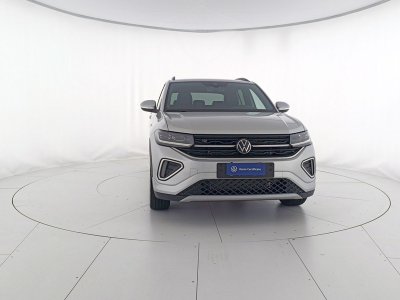 Auto Volkswagen T-Cross 1.0 tsi r-line plus 115cv km 0 in vendita presso concessionaria Fratelli Giacomel a 24.900 &euro; - foto numero 2