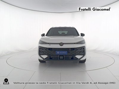 Auto Volkswagen T-Roc 1.5 etsi r-line 150cv dsg km 0 in vendita presso concessionaria Fratelli Giacomel a 34.400 &euro; - foto numero 2