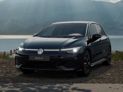 Auto Volkswagen Golf 2.0 tdi r-line plus 150cv dsg nuova in vendita presso concessionaria Fratelli Giacomel a 41.500 &euro; - foto numero 2
