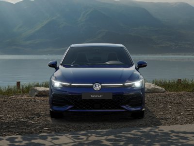 Auto Volkswagen Golf 1.5 etsi r-line plus 150cv dsg nuova in vendita presso concessionaria Fratelli Giacomel a 38.700 &euro; - foto numero 1