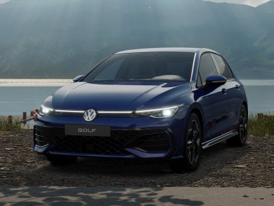 Auto Volkswagen Golf 1.5 etsi r-line plus 150cv dsg nuova in vendita presso concessionaria Fratelli Giacomel a 38.700 &euro; - foto numero 2