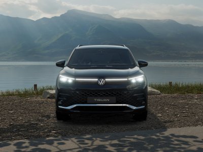 Auto Volkswagen Tiguan 1.5 etsi r-line plus 150cv dsg nuova in vendita presso concessionaria Fratelli Giacomel a 48.300 &euro; - foto numero 1