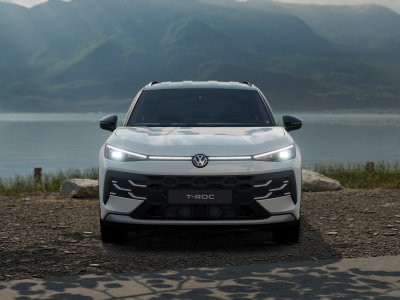 Auto Volkswagen T-Roc 1.5 etsi style 115cv dsg nuova in vendita presso concessionaria Fratelli Giacomel a 37.300 &euro; - foto numero 1