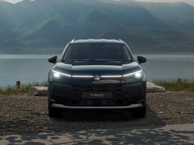 Auto Volkswagen T-Roc 1.5 etsi style 115cv dsg nuova in vendita presso concessionaria Fratelli Giacomel a 38.300 &euro; - foto numero 1