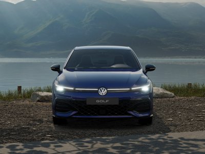 Auto Volkswagen Golf 1.5 etsi r-line plus 150cv dsg nuova in vendita presso concessionaria Fratelli Giacomel a 40.000 &euro; - foto numero 1