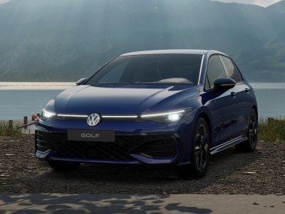 Auto Volkswagen Golf 1.5 etsi r-line plus 150cv dsg nuova in vendita presso concessionaria Fratelli Giacomel a 40.000 &euro; - foto numero 2