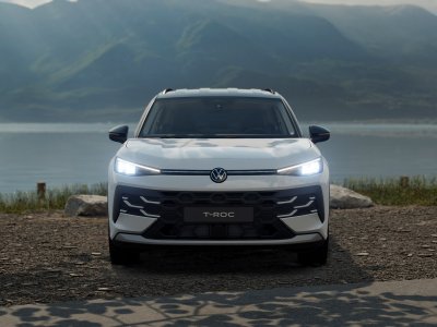 Auto Volkswagen T-Roc 1.5 etsi life 150cv dsg nuova in vendita presso concessionaria Fratelli Giacomel a 37.300 &euro; - foto numero 1