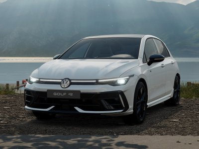 Auto Volkswagen Golf 2.0 tsi r black edition 4motion 333cv dsg nuova in vendita presso concessionaria Fratelli Giacomel a 64.200 &euro; - foto numero 2