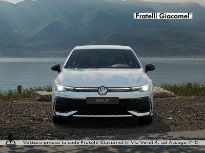 Auto Volkswagen Golf 1.5 etsi r-line plus 150cv dsg km 0 in vendita presso concessionaria Fratelli Giacomel a 32.900 &euro; - foto numero 2